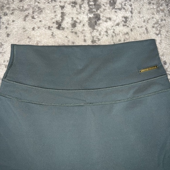 Gymshark Whitney Simmons V3 Cycling Shorts-Eucalyptus-Size Small - Picture 2 of 5